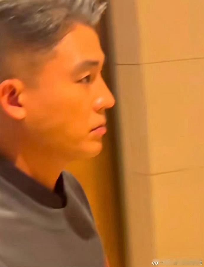 欧豪现在真的不见少年感了。 ​​​