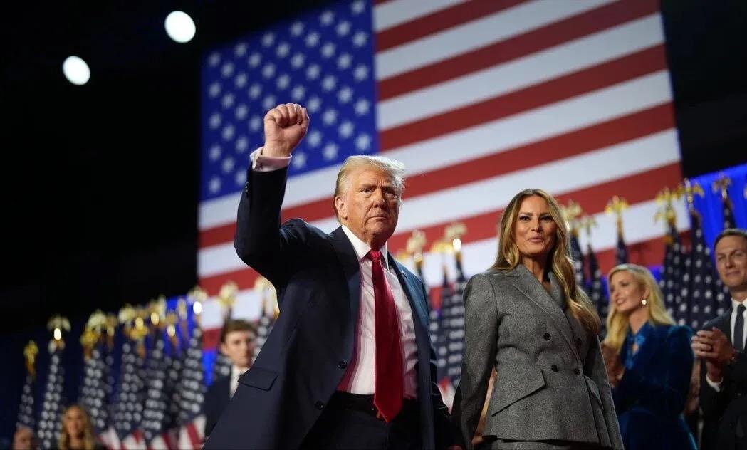 比较而言，几十年来，对中国最有利的美国总统是特朗普……

这么说是因为特朗普最让