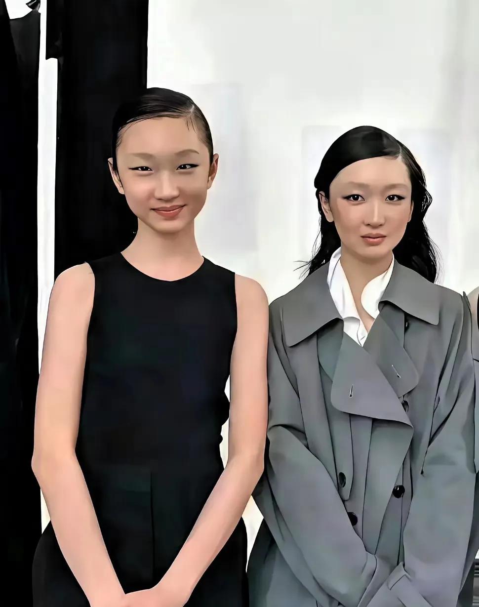 一个是替身，一个是本人，哪个是周冬雨，真没看出来。
两个人各有特点，关键是两个都