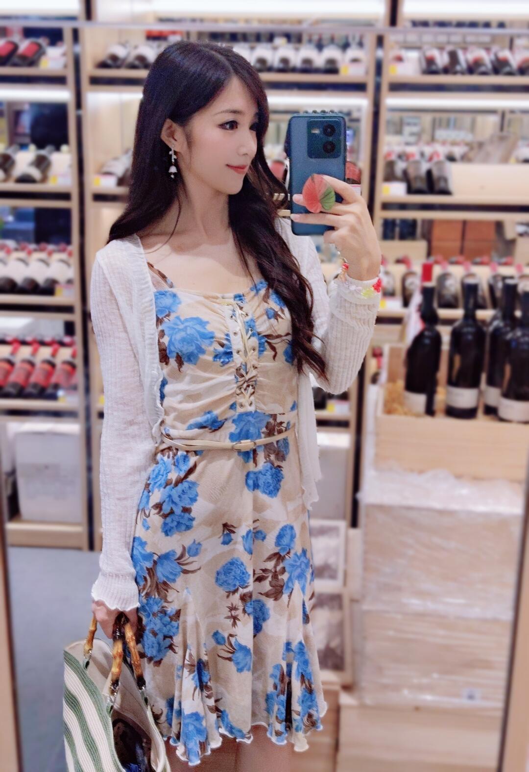来自十年前的蓝色印花裙