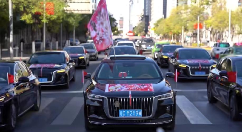 莎莎生日到了！
辽宁粉丝太给力了。
联合品牌方红旗来了一场浪漫的生日祝福。
这是