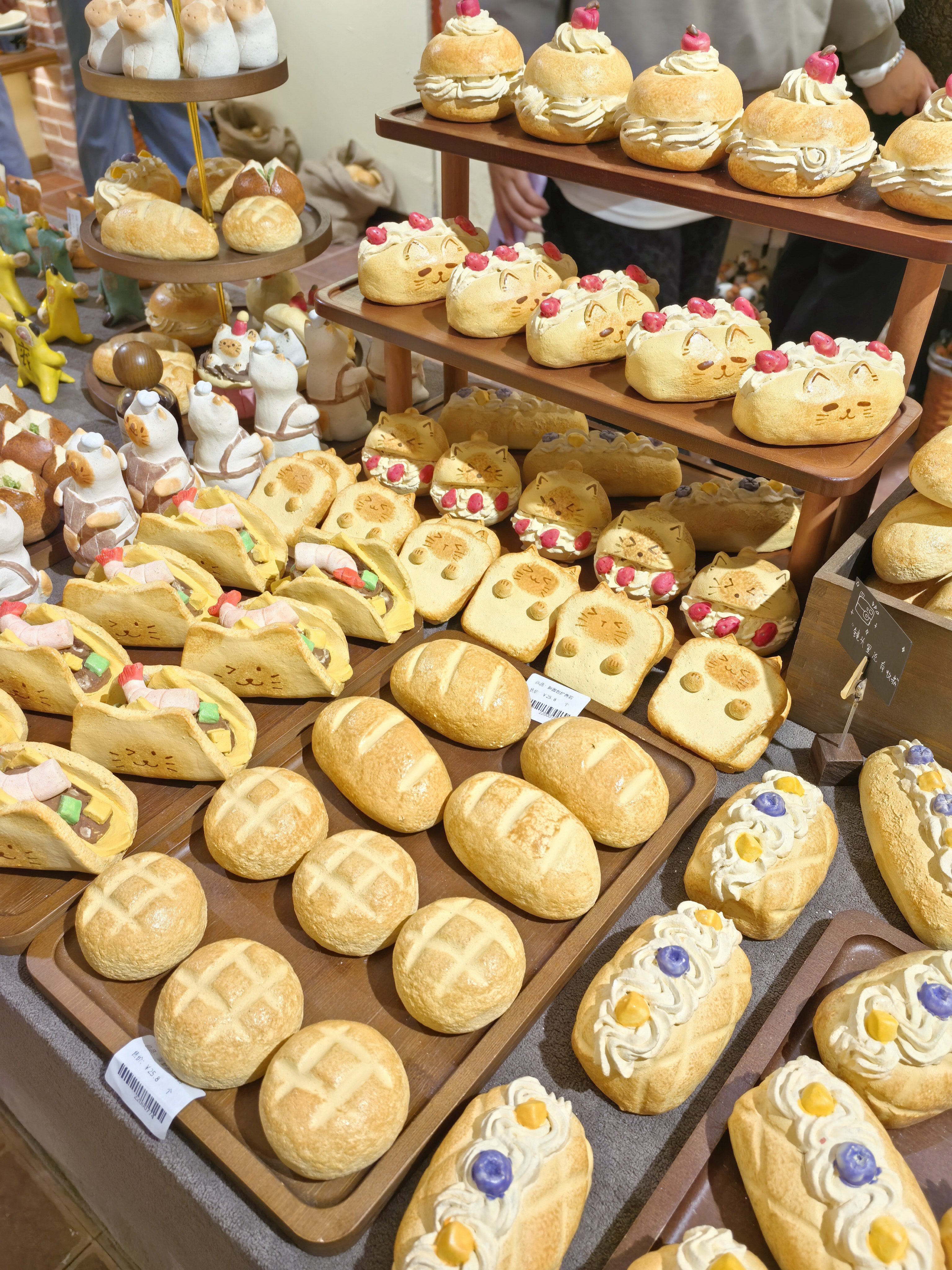 油化厂瞎逛中~我服了，没注意一回头，弟弟买了个阿拉丁神灯🧞♂️，姐姐买了个圣杯