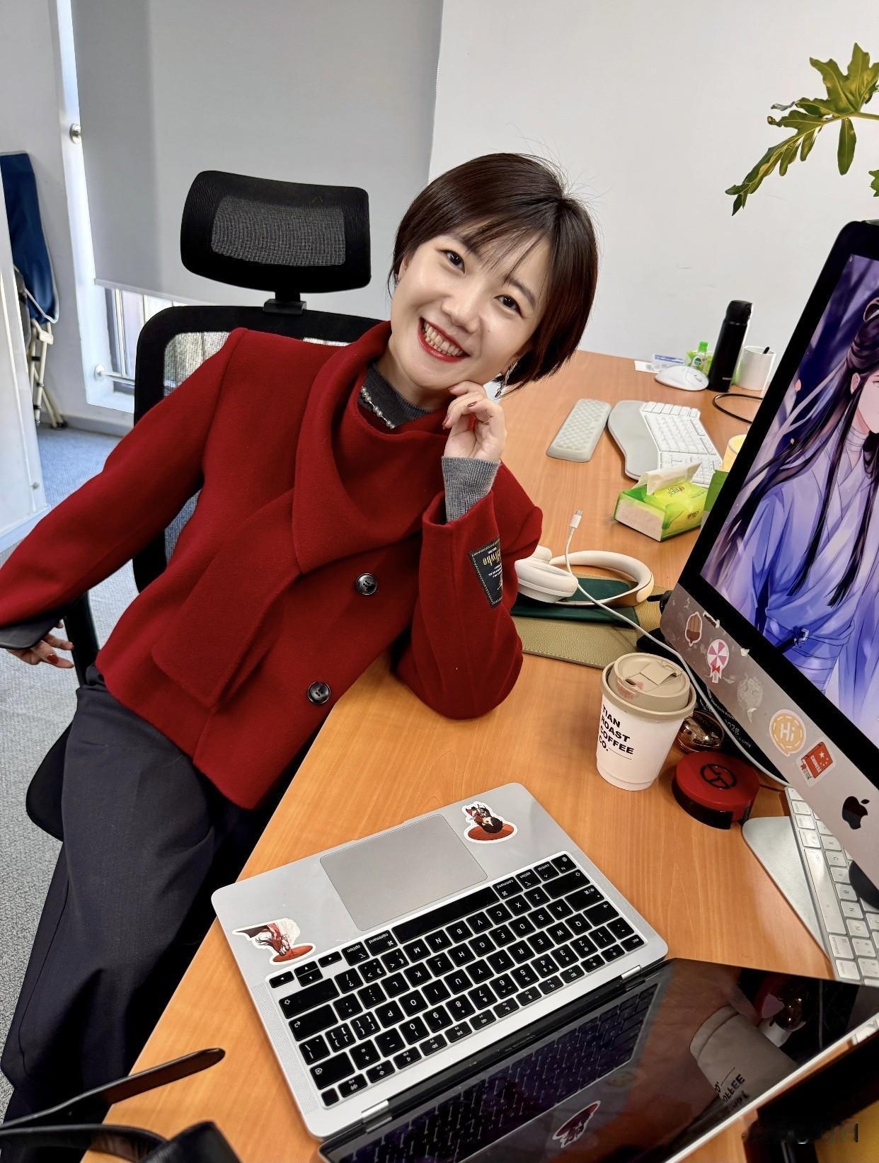 什么是知性女人的魅力?知性女人在社交场合中，能轻松应对各种情况。