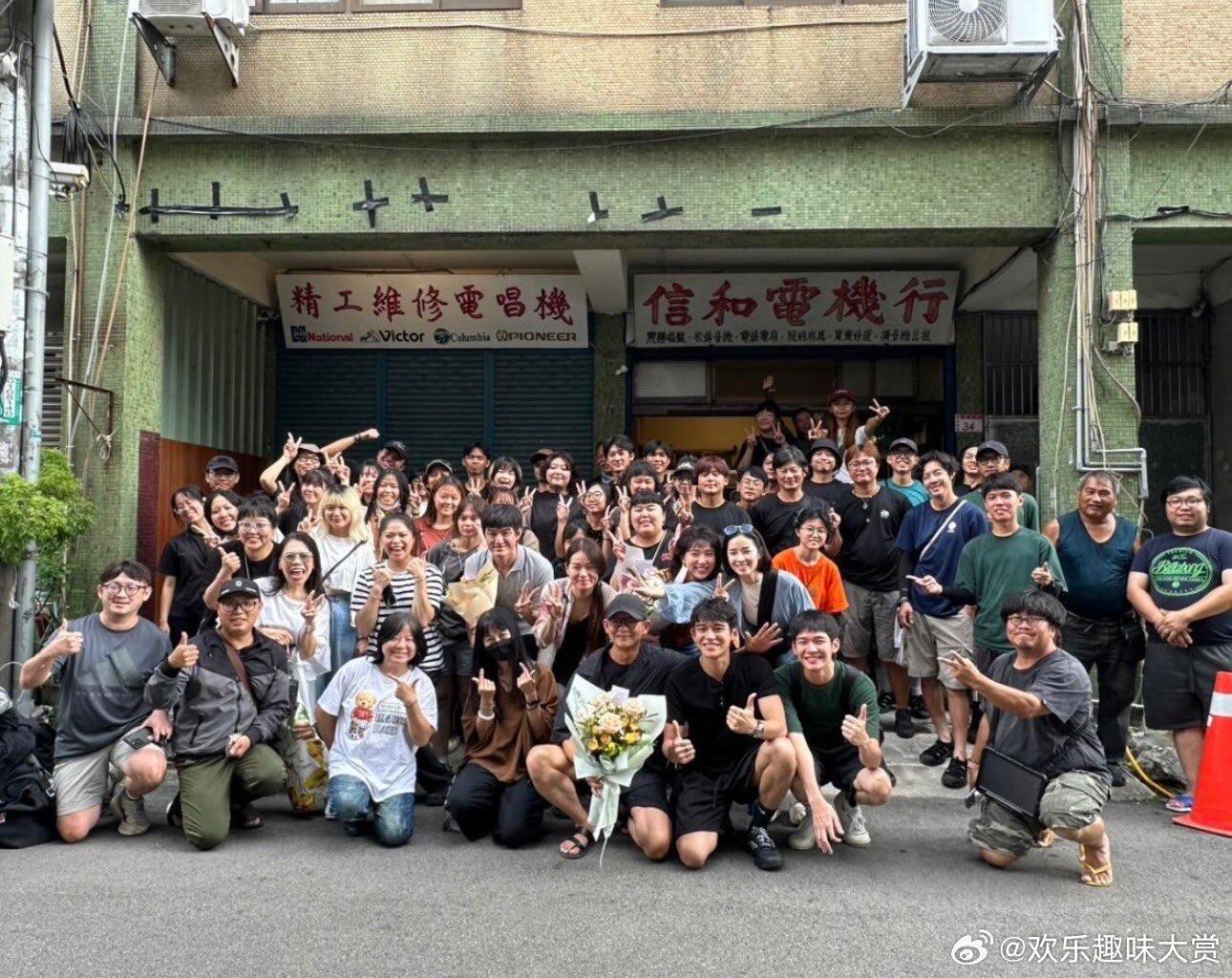 黄旭熙新剧已杀青黄旭熙作为演员首部电视剧已杀青，居然还能继续在这个圈子混。黄旭熙