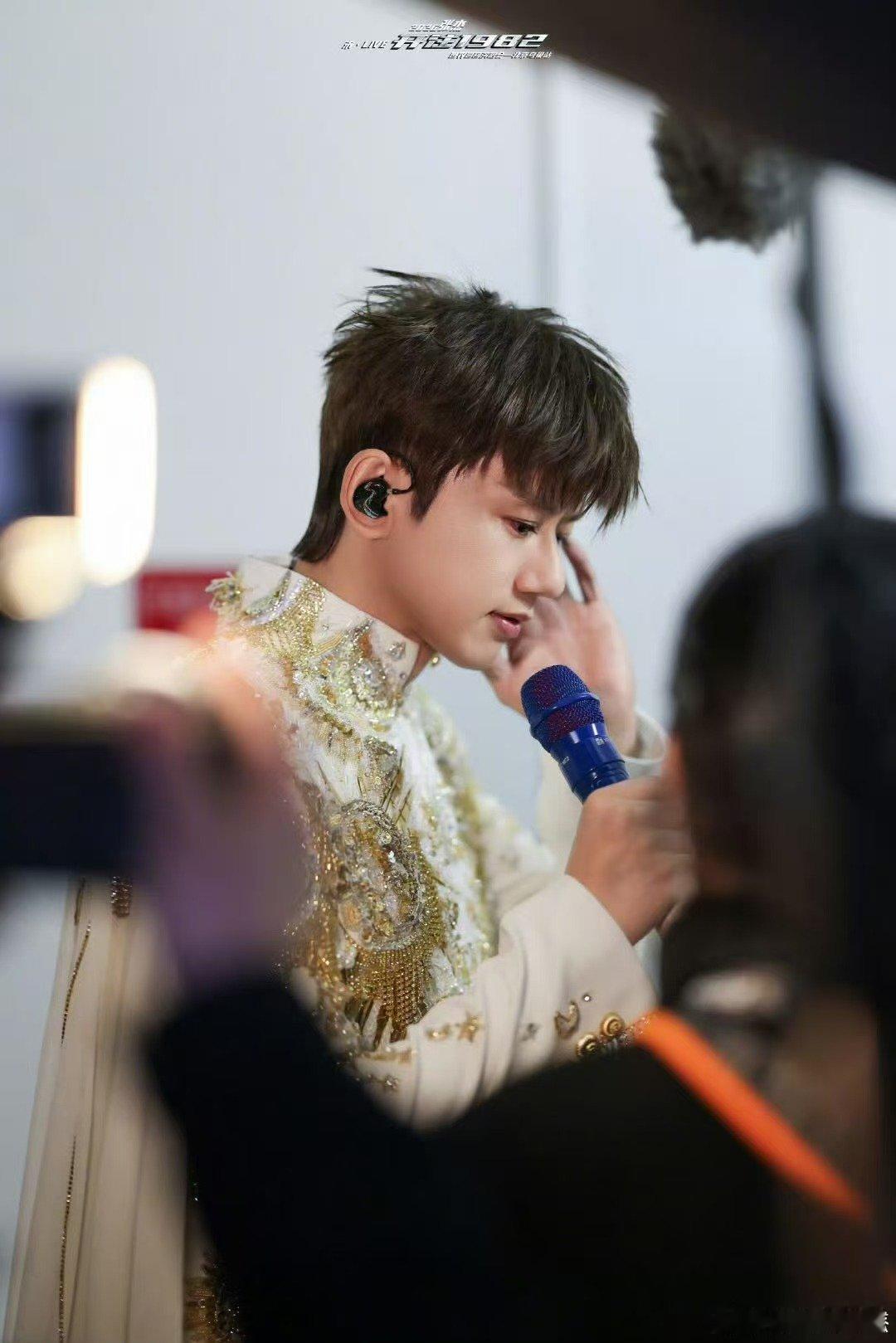 张杰414特别版点歌台内娱没人能拒绝这样的张杰，414 点歌台开放，歌单由你说了