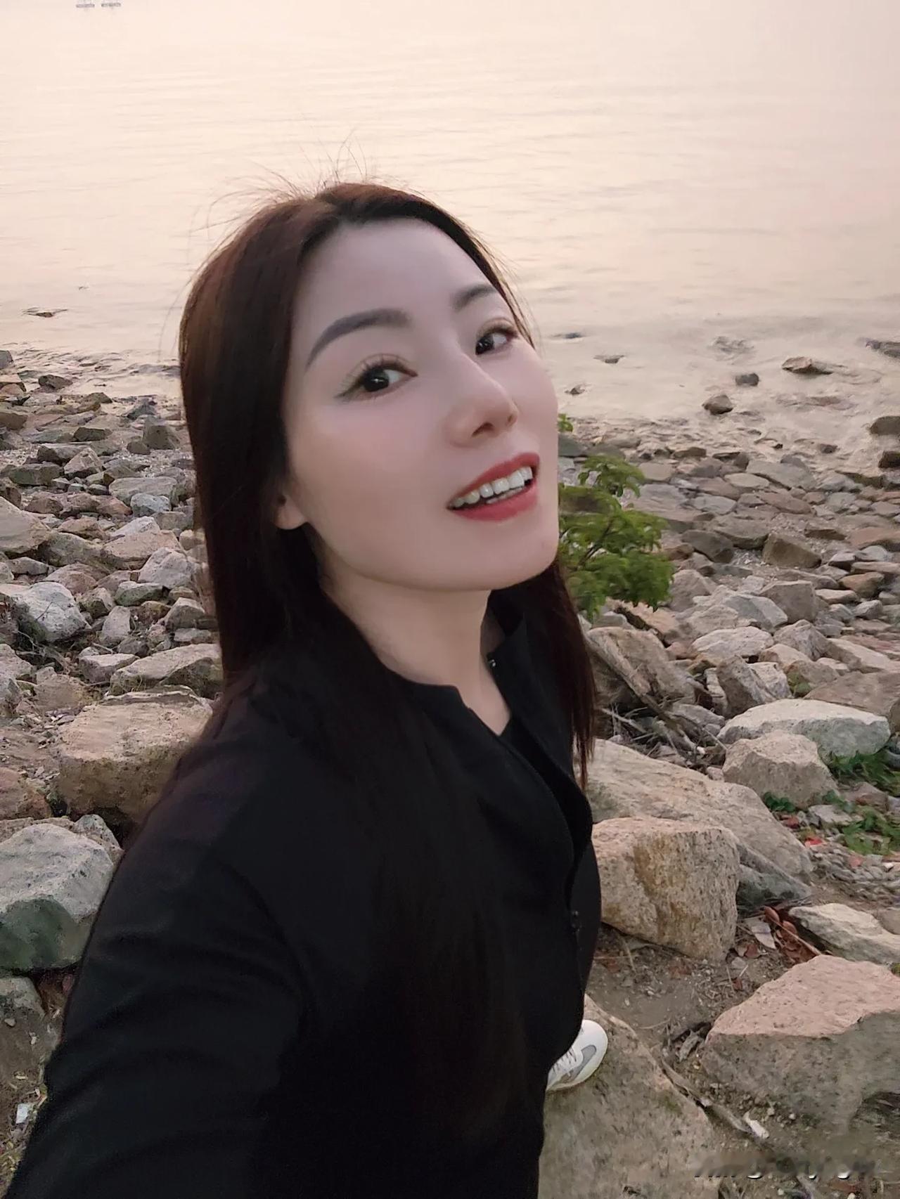 花了两个半小时徒步十几公里✌🏻心情美美哒！徒步看日落