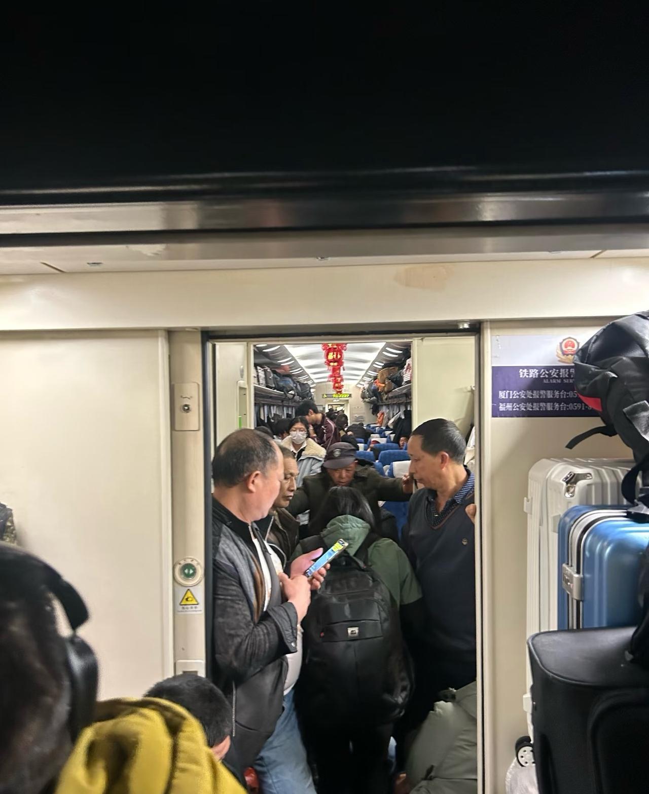 全国人民都累了

春运还没开始我就要被榨干了。以前是真的可以候补到，从去年开始到