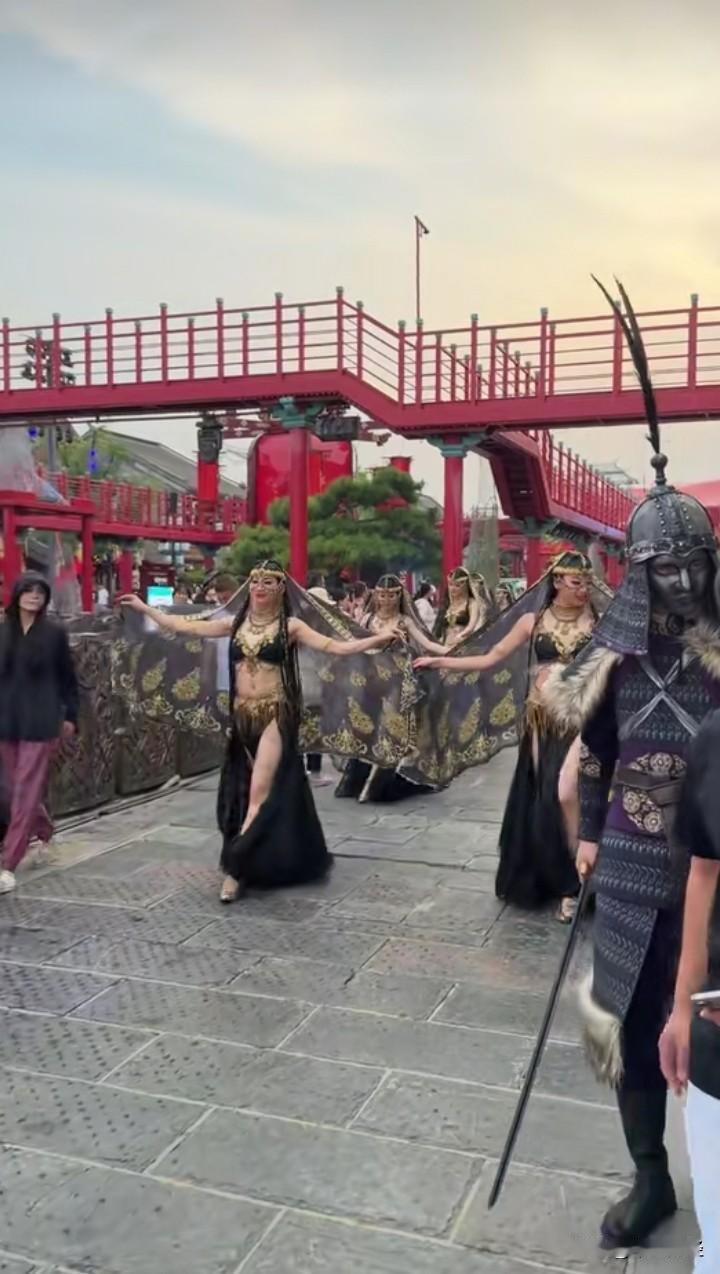 大同旅游，有骑马舞刀！琅琊旅游如何呢？有美女铁面呐！