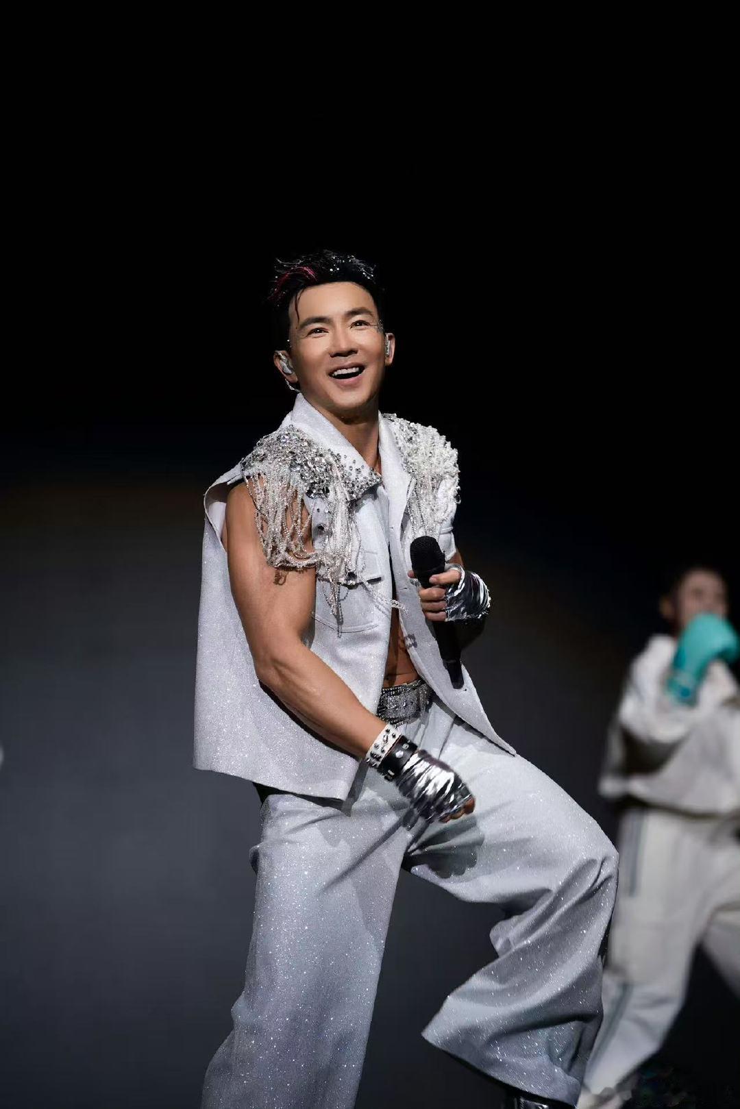 刘畊宏加盟2026辽宁春晚辽宁春晚不用再等直播课，刘畊宏腊月廿八在辽宁春晚等你开