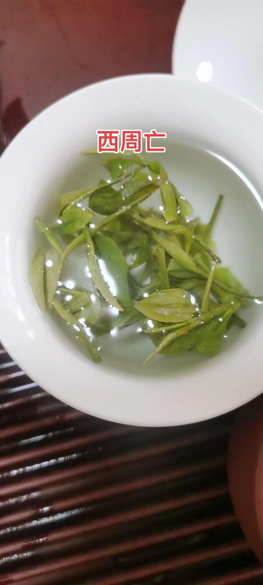 周幽王烽火戏诸侯后，他的老岳父申侯联合犬戎一起兵发镐京，京城被攻破后...