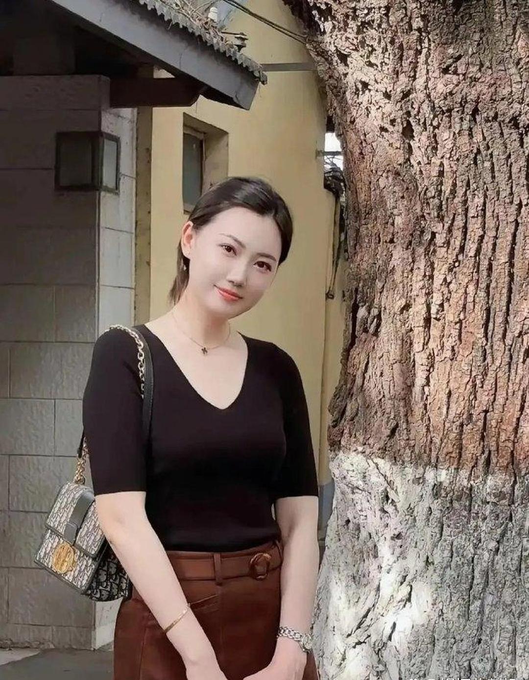 她是我见过‏‏所有女‎生里，面相‌最舒服的一⁠个，没有之一⁠！