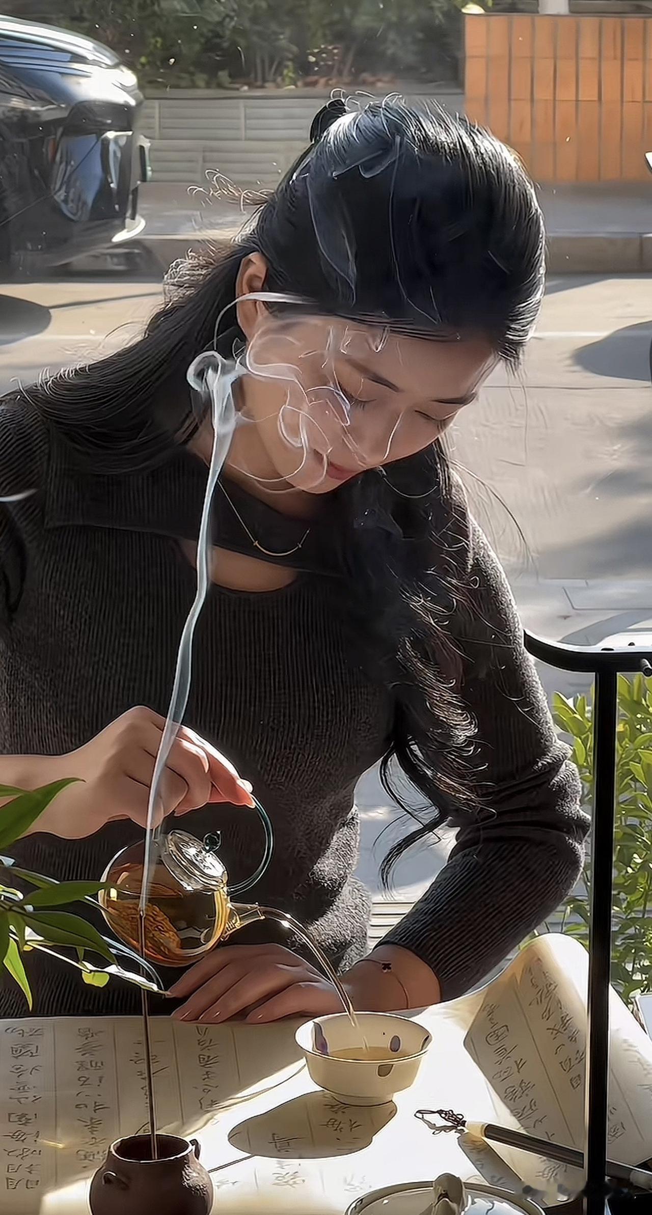 将来，共产主义的新世界里：

·没有阶级；
·没有剥削；
·人们都过着最美好、最