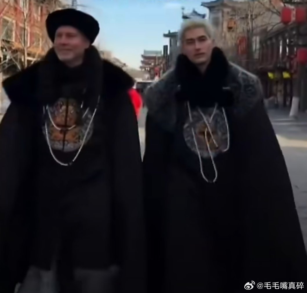 米卡爸爸 给沈阳旅游9分米卡不仅自己在中国玩得开心，还带着自己父亲一起过来，在沈