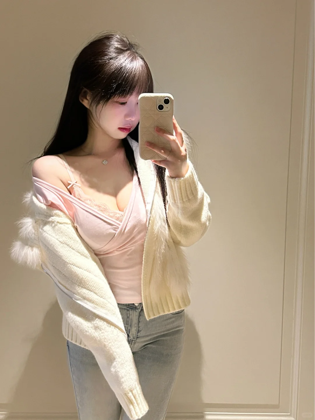 好像开了柔光滤镜一样~158/105🤍ootd