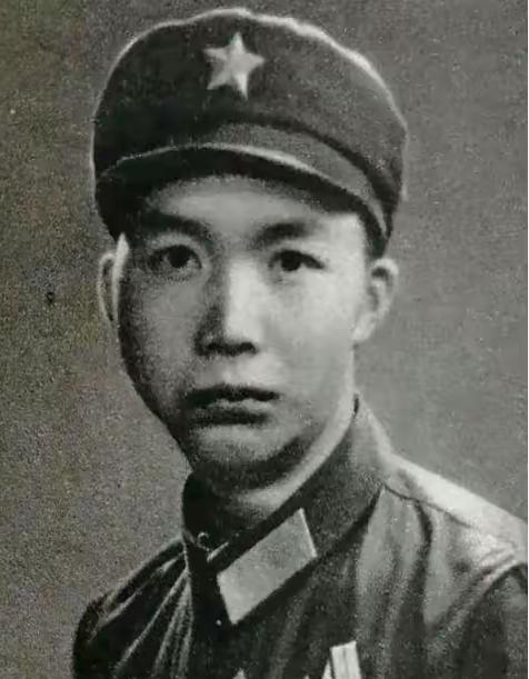 1979年，一个叫高华忠的士兵，接到了掩护全营撤退的死命令。战斗结束，任务完成，