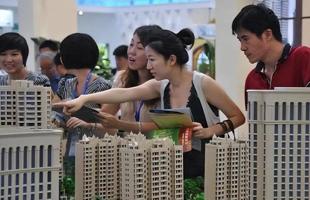 卖房成“负资产”？
 
眼看着2026年快过半，未来楼市结构发生了大分化，那怎么