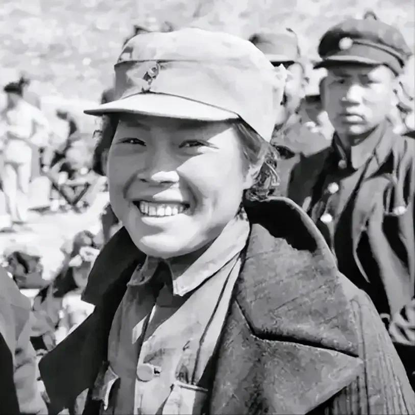 1937年，地主王学文刚出家门，发现门口躺着年轻女兵。犹豫片刻，他将女兵扛到了炕