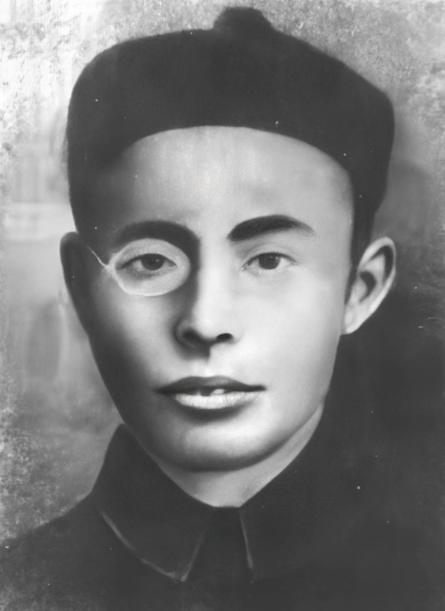 1907年七月，徐锡麟趁着学堂典礼当众击杀清廷大员，随即率领校内学员发动起义。可