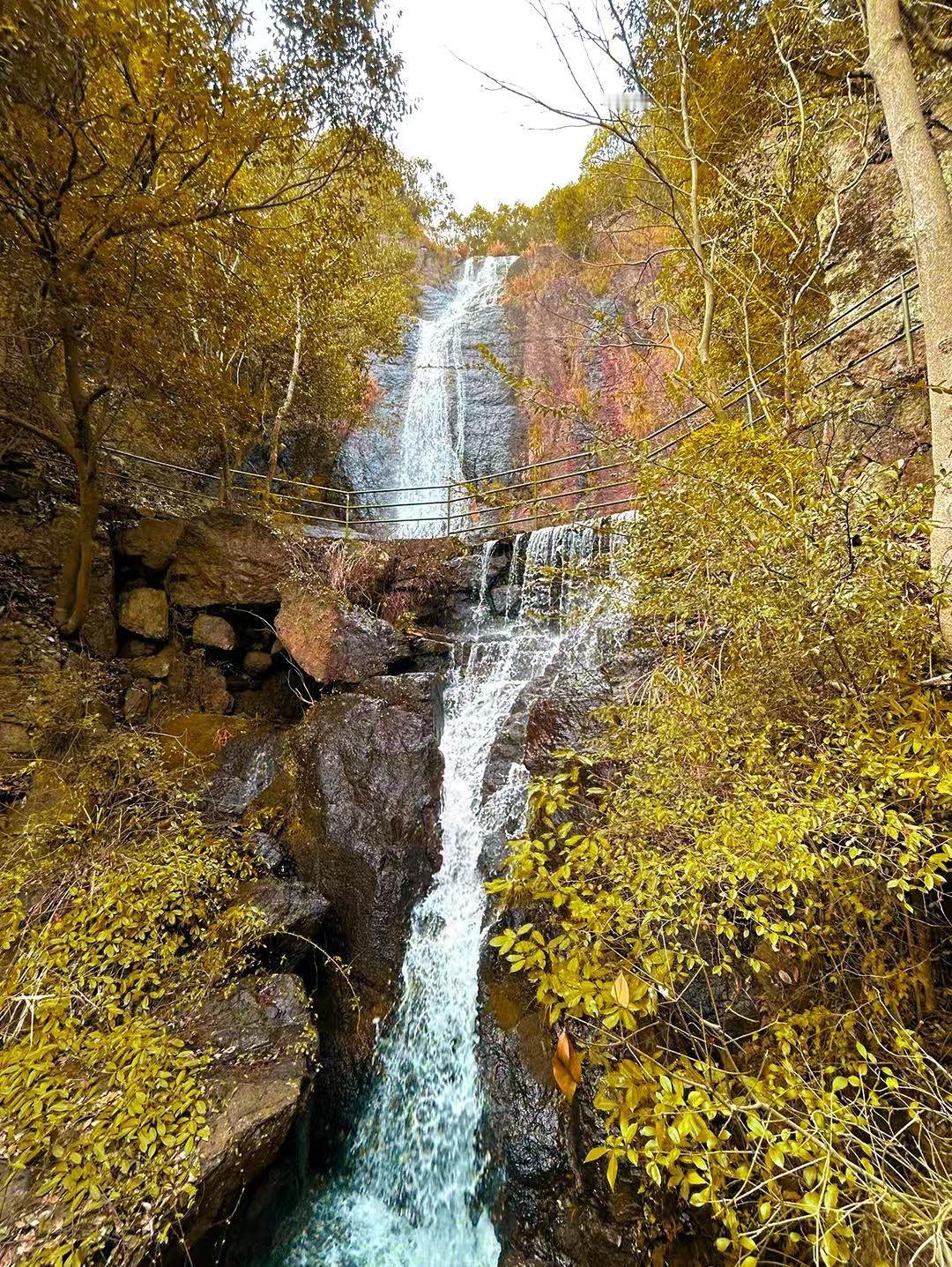 秋日登高锁死西径古道！

临安食宿太会了秋日的西径古道，藏着临安最治愈的秋韵～ 