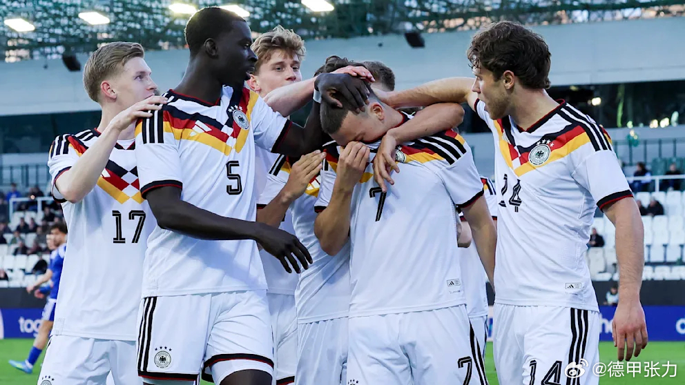 今天凌晨还进行了一场德国U21的关键之战，最终德国凭借马拉和卡德的进球，客场2比