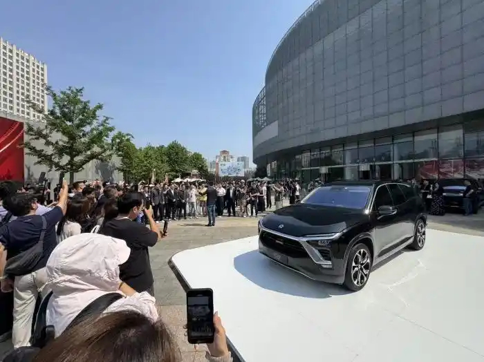 【初代蔚来ES8入藏北京汽车博物馆】6月28日，蔚来ES8创始版0001号车捐赠