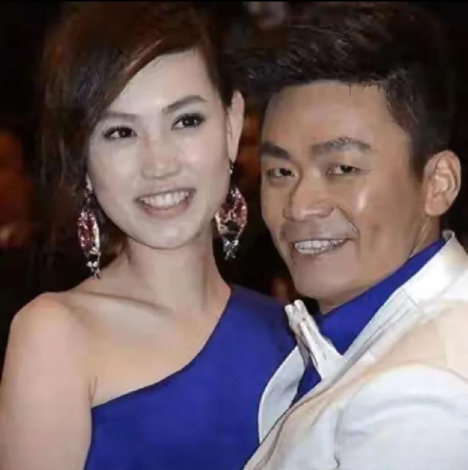 王宝强：烂牌打成王炸，逆袭人生太燃！

     2016 年深夜，王宝强离婚声