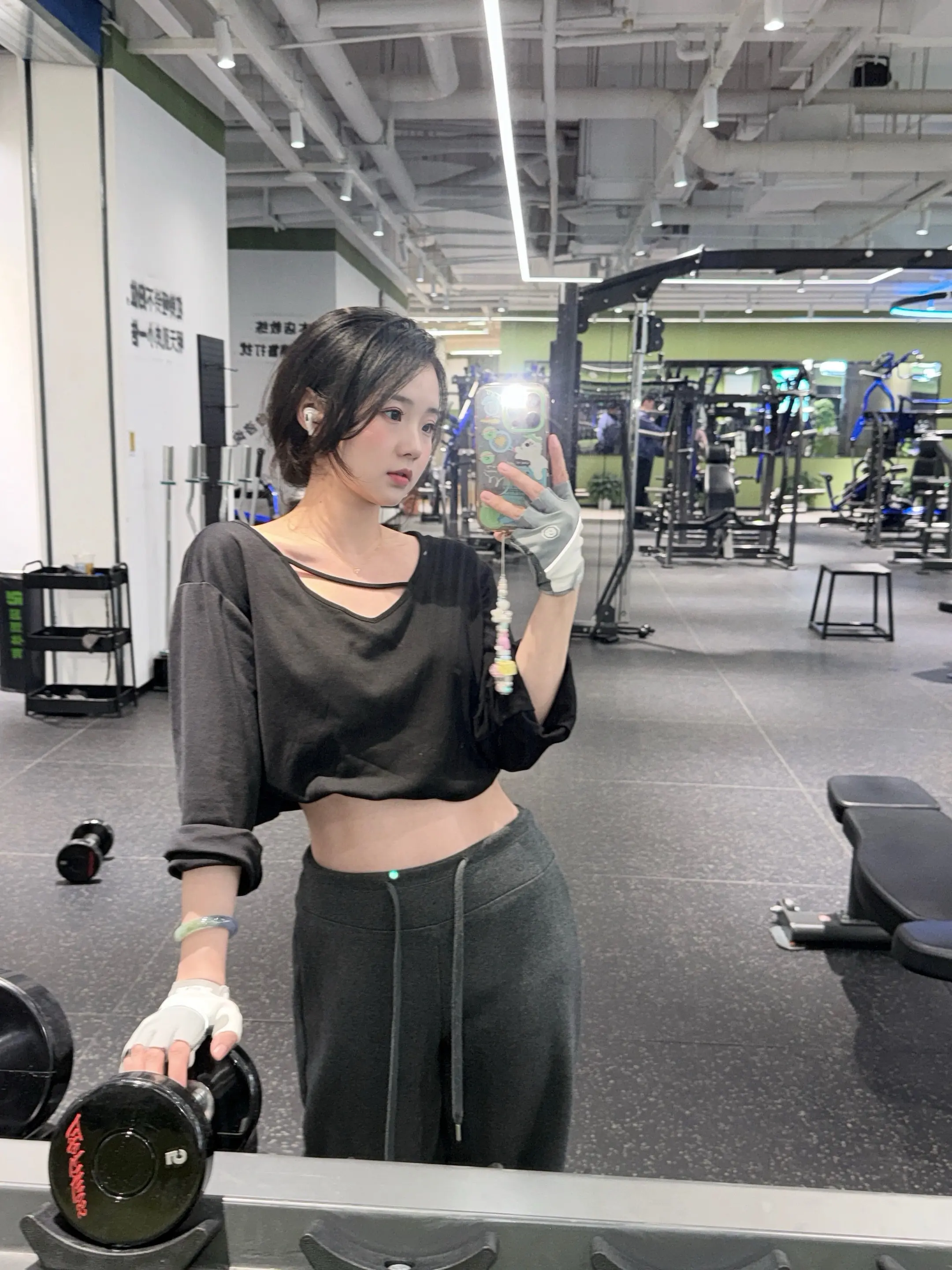 不如我们掰掰手腕让我试试你的手段。