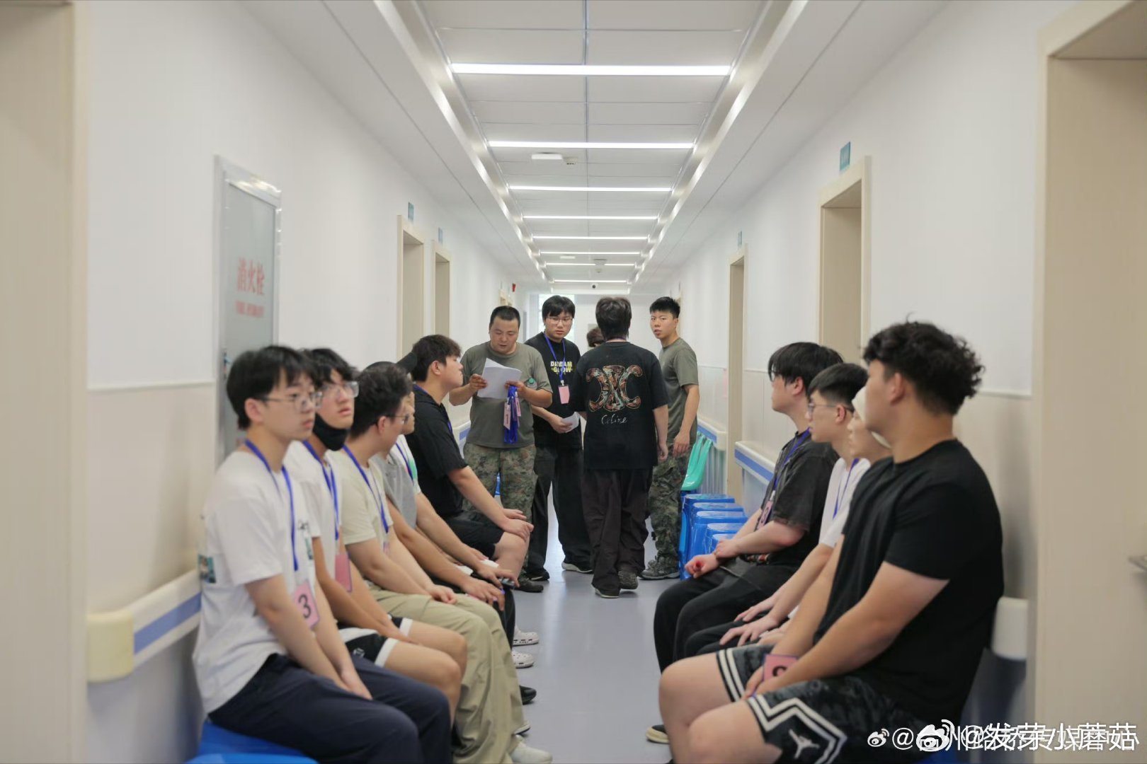 【台州路桥少年应征入军营 】近日，在路北街道社区卫生服务中心，2026年度征兵初