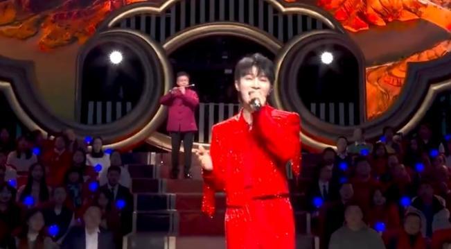 建议上点东北的小品，如宋小宝类的。
 
建议把刀郎歌唱会的气势如东方大国类型的，