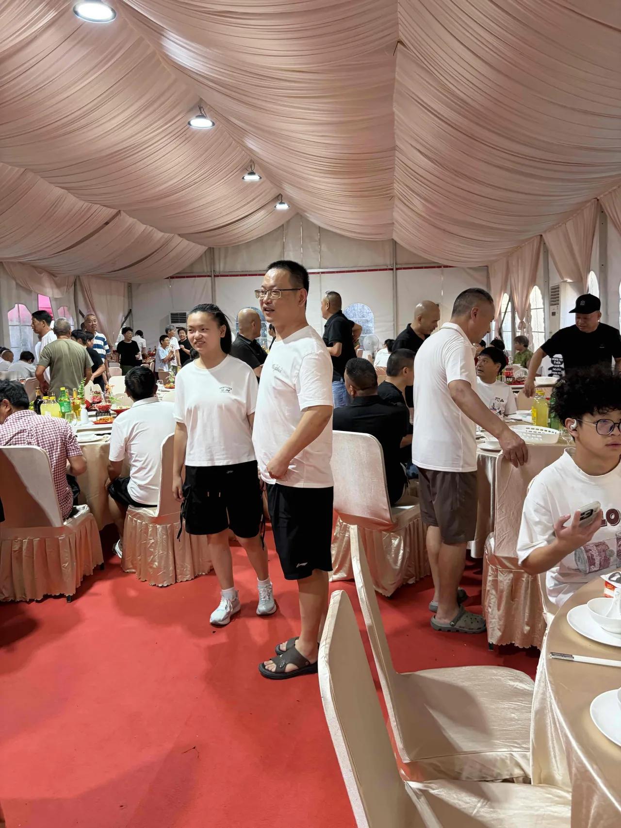 慢慢发现，人生根本不可能圆满，不信你看
1:有人钱多，回到家里却是冷冷清清的
2