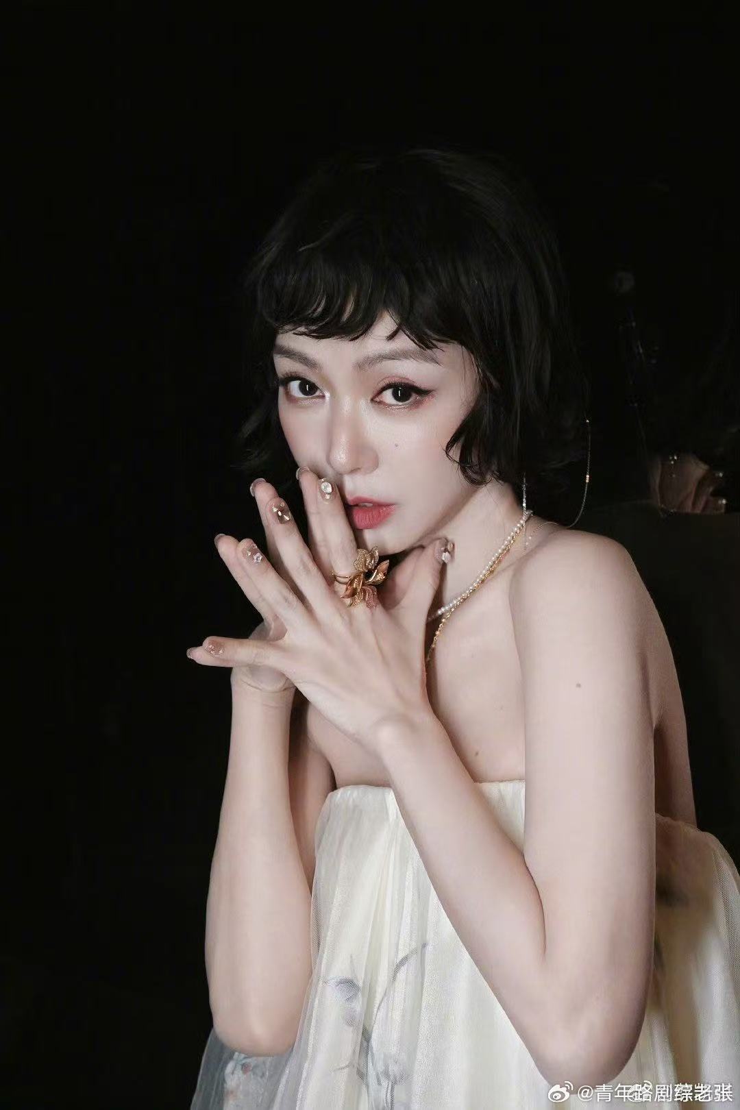 薛凯琪新歌自由的夜 薛凯琪生日新歌自由的夜 夜色温柔，歌声相伴，薛凯琪《自由的夜
