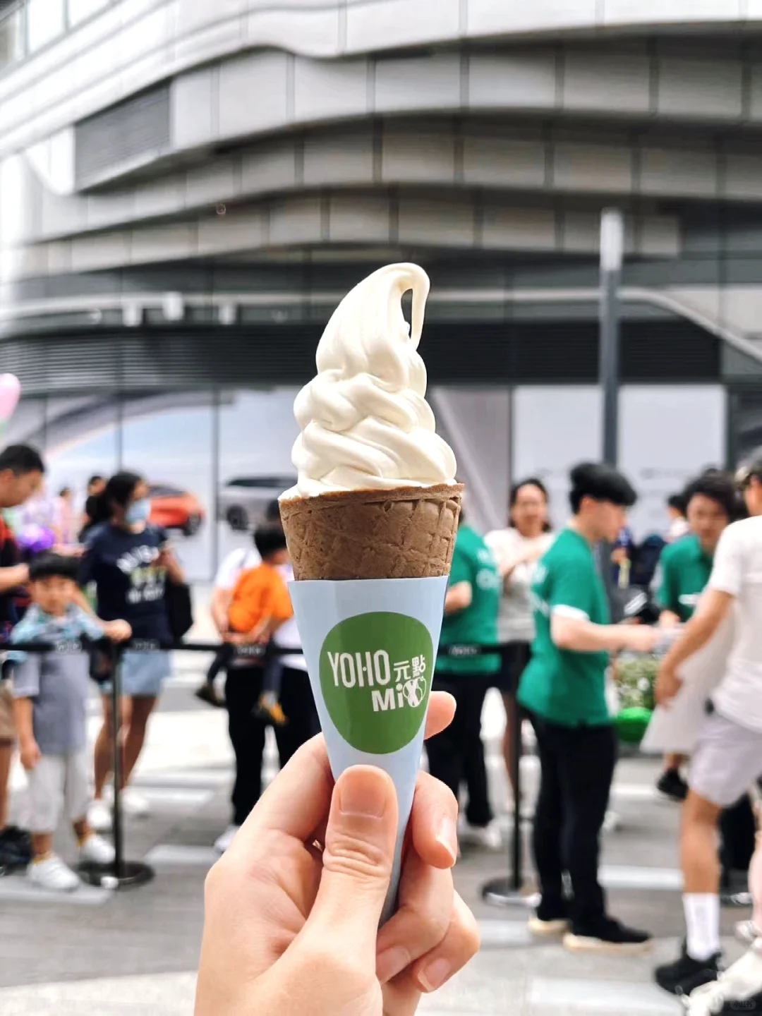 🇭🇰HK逛街中… 遇到了0元派送富豪雪糕🍦