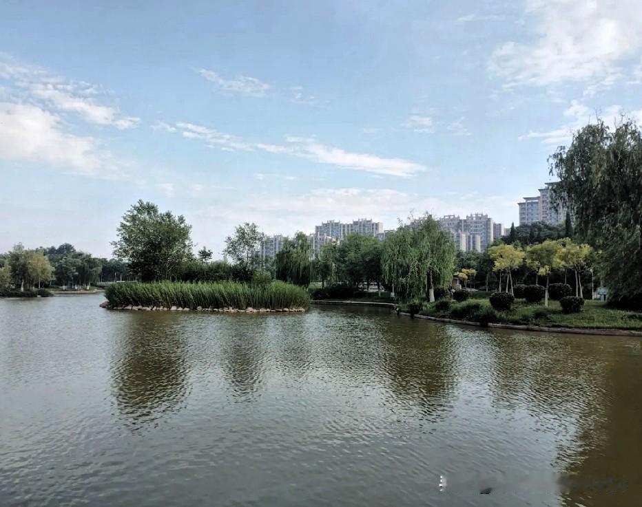 听公安从业十几年的朋友一聊，我当场后背发凉。他说如今很多人用微信，个人隐私基本等