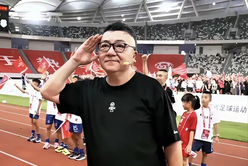 董路搞的2034小世界杯，参赛球队竟达128支，还有不少国际强队参加，看来董路的