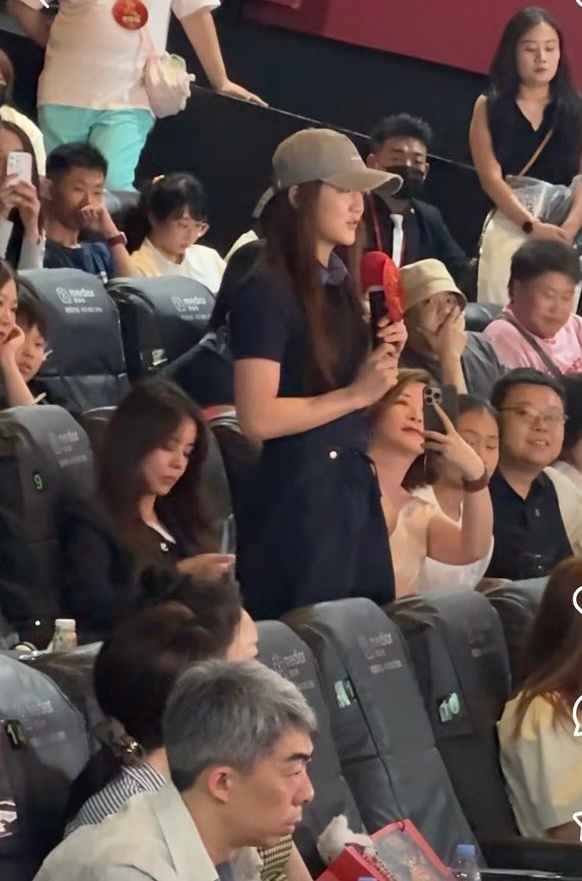 杜华可以把你拍的美照发出来 让我们看看吗[拜托] ​​​