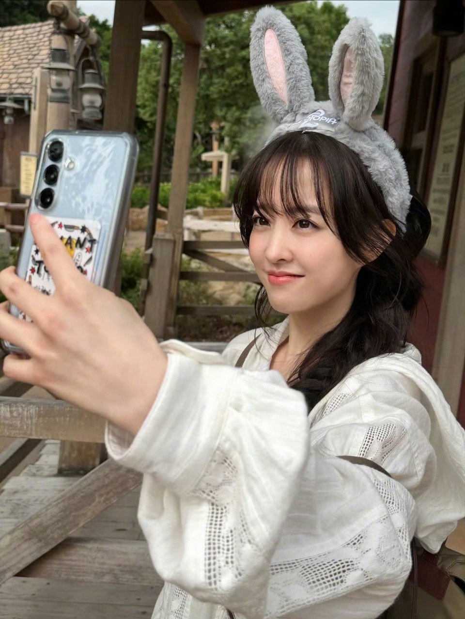 朴宝英朱迪自拍，好看，