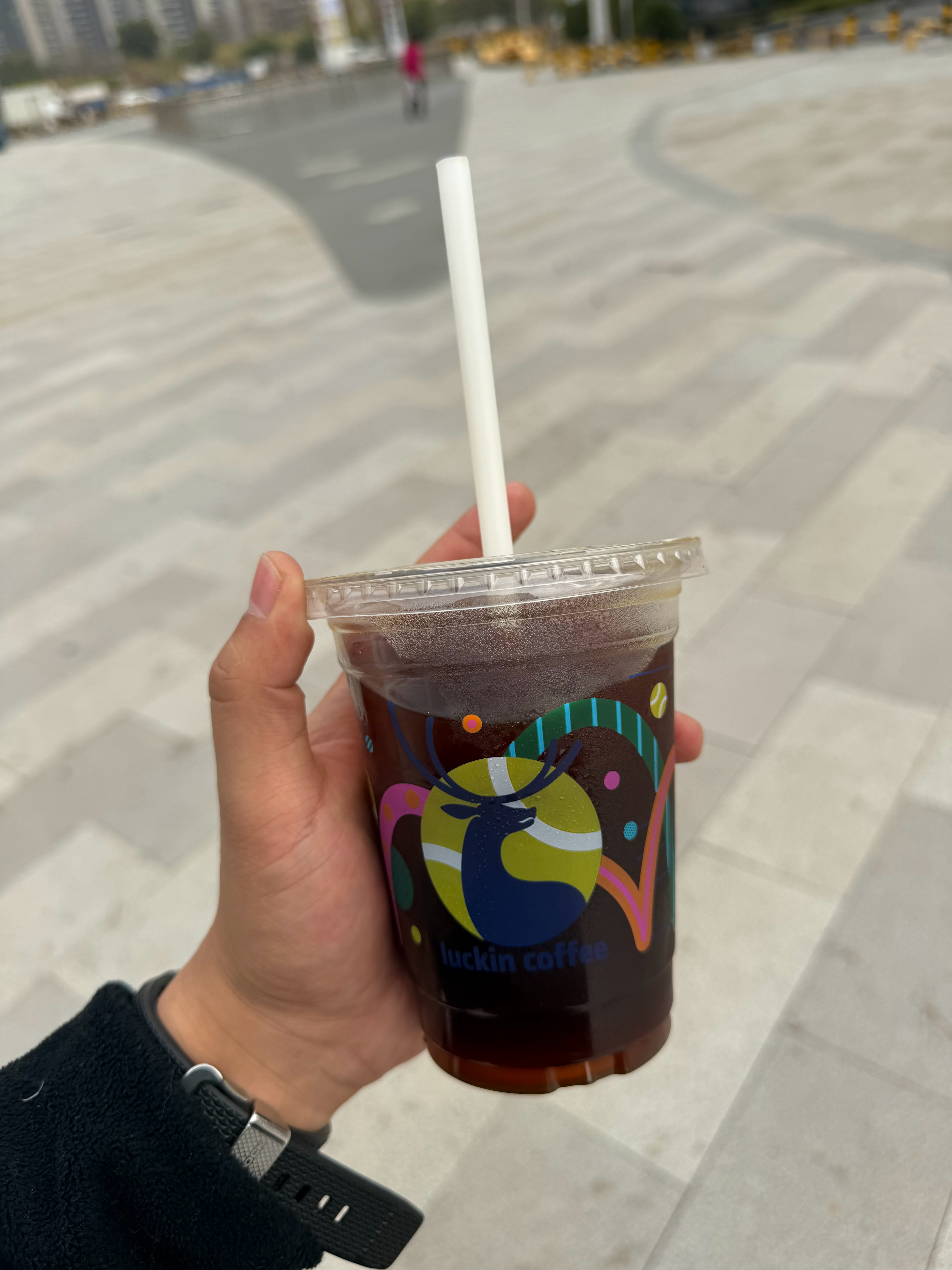 每天一杯冰美式，快乐加倍