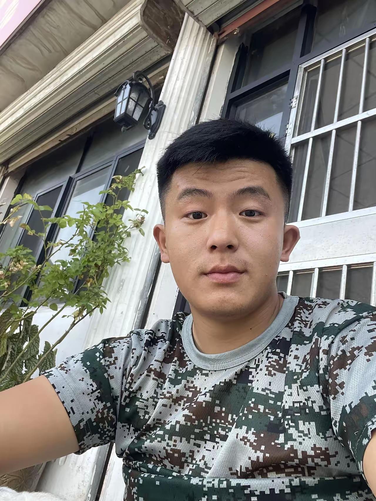 揣着三十万存款回村家里蹲五年，38岁的他只花掉不到两万，这样的生活，到底算通透还