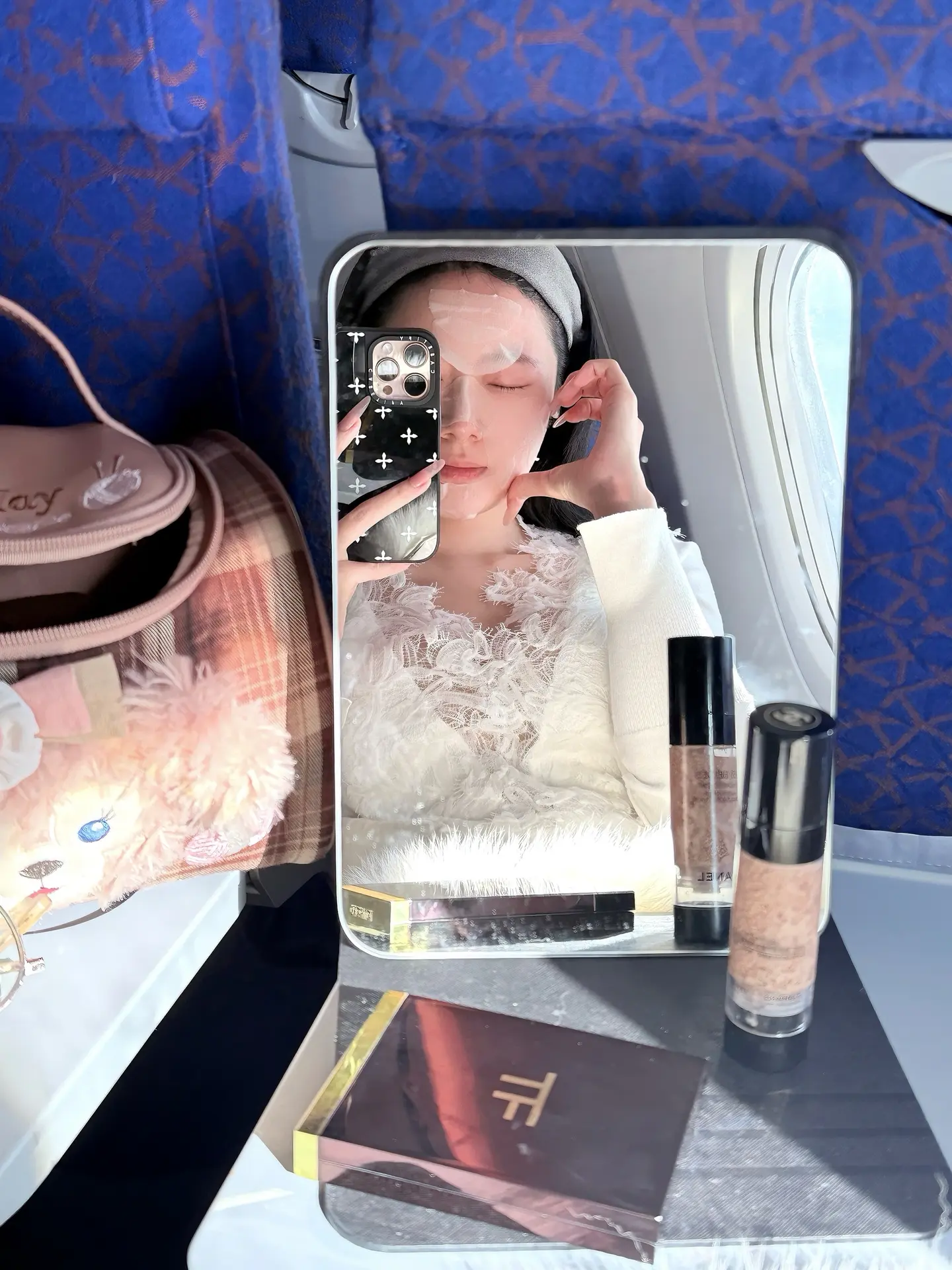 过去的一年有太多的旅程 有早起赶飞机在羽田吃到了让人幸福到爆的美味饭团...