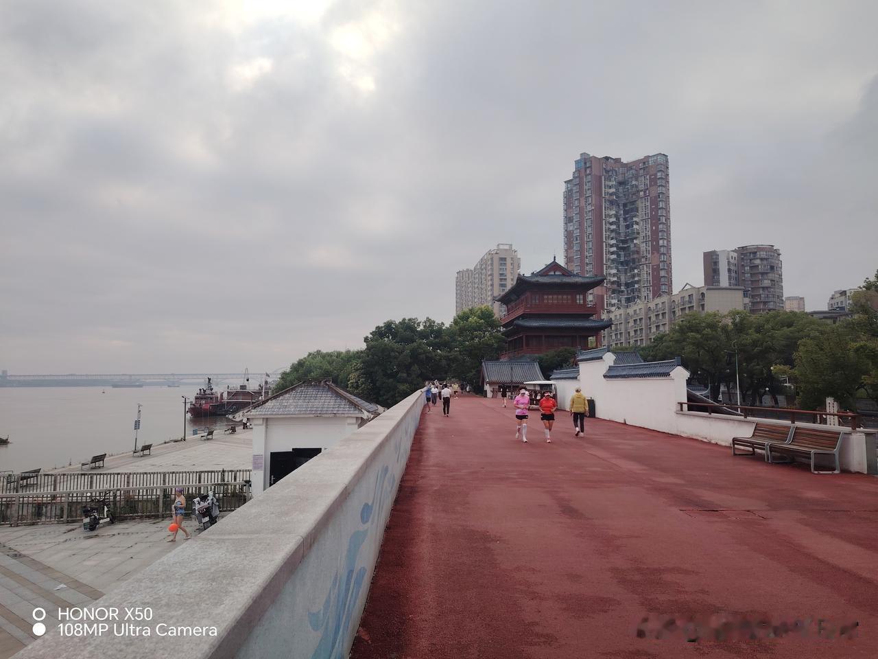 记录我的20266月14日长江岸边晨练打卡
