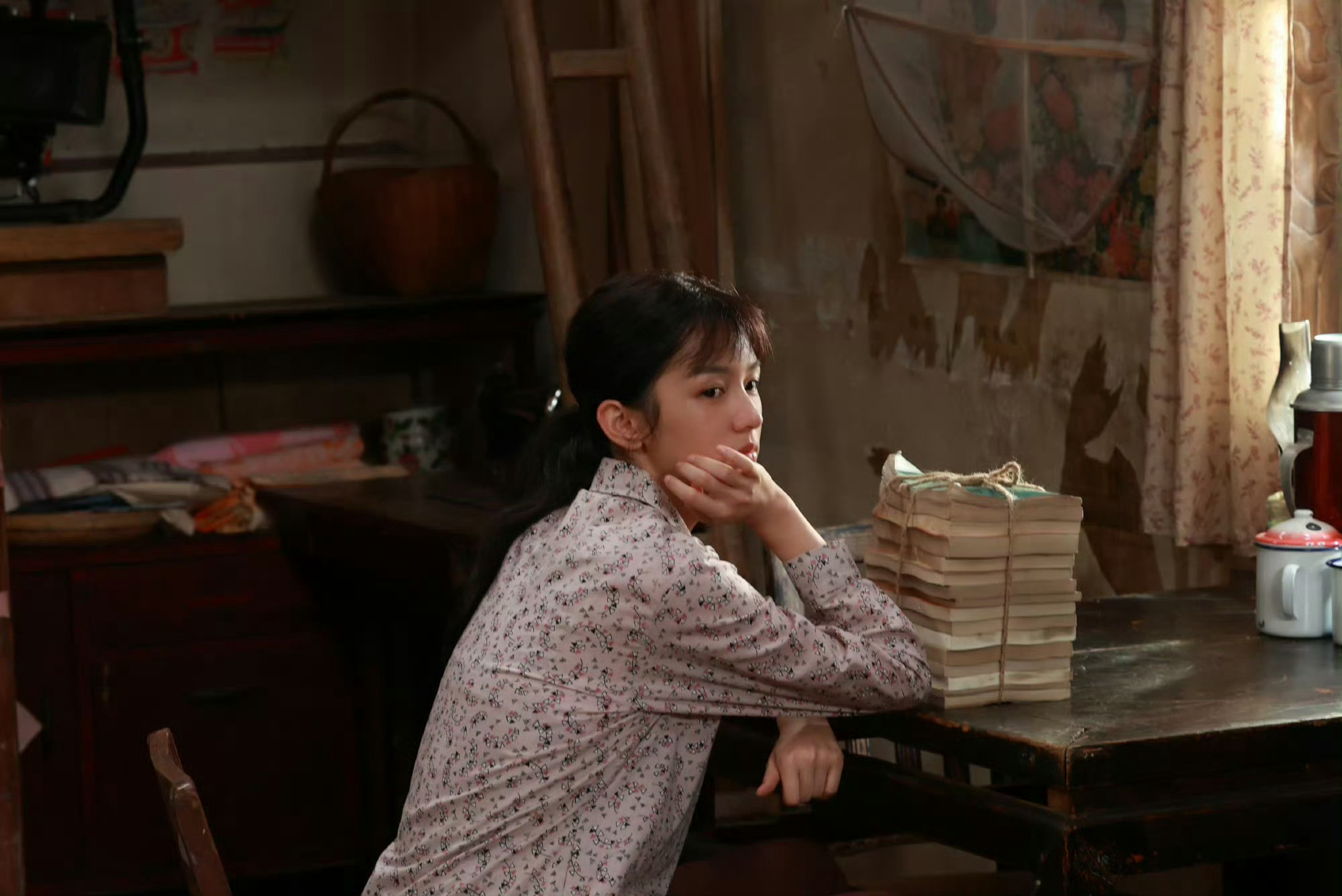 豆包给周也指导的穿搭周也穿搭也太有反差感了！本以为御姐登场，结果画风超可爱，坐等