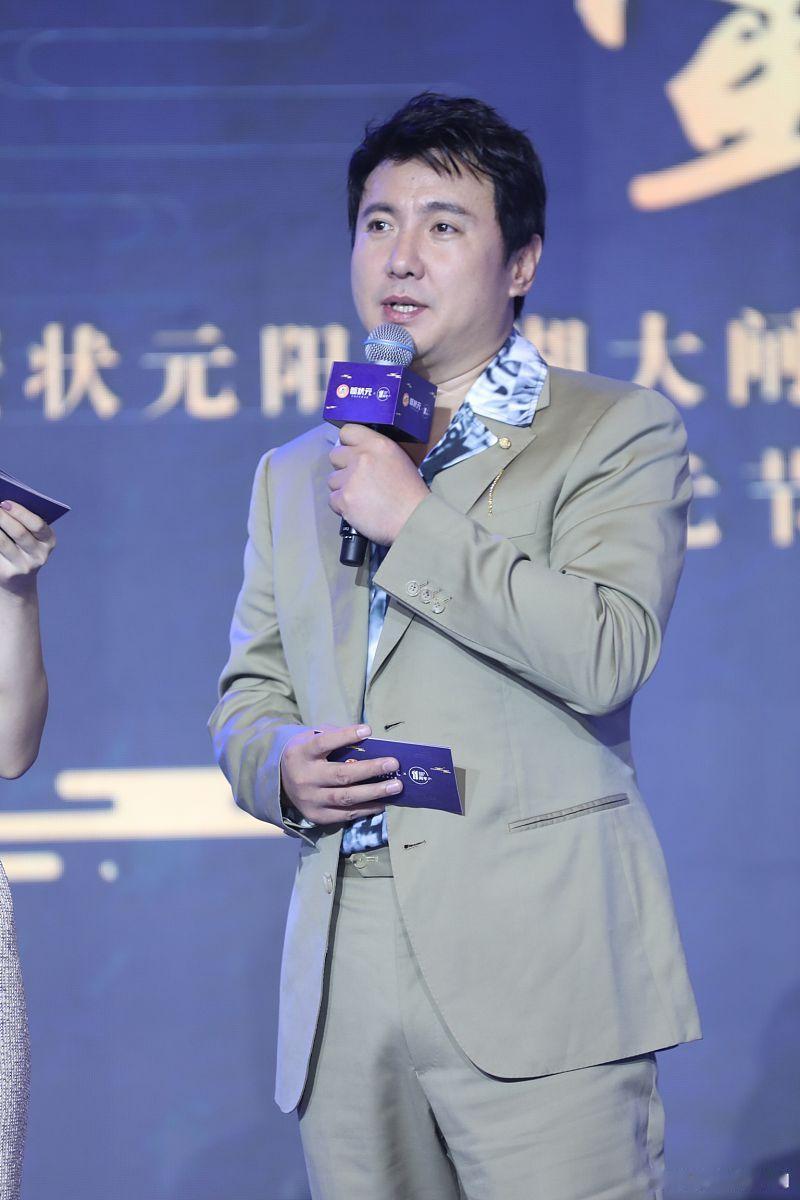 沈腾新作《欢迎来龙餐馆》定档
 热爆趣创赛 沈腾新片不搞笑改颠勺，文牧野将镜头对