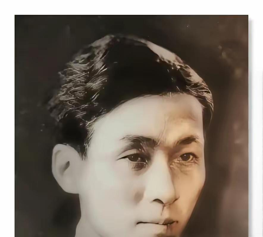 1978年，前上海公安局长扬帆失踪23年后在劳改农场被找到，他指着妻子和长子对管