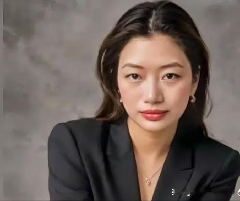 这操作也太恶心了！藏南出生拿印度护照的女子在浦东机场被留置，转头就去海外哭唧唧博