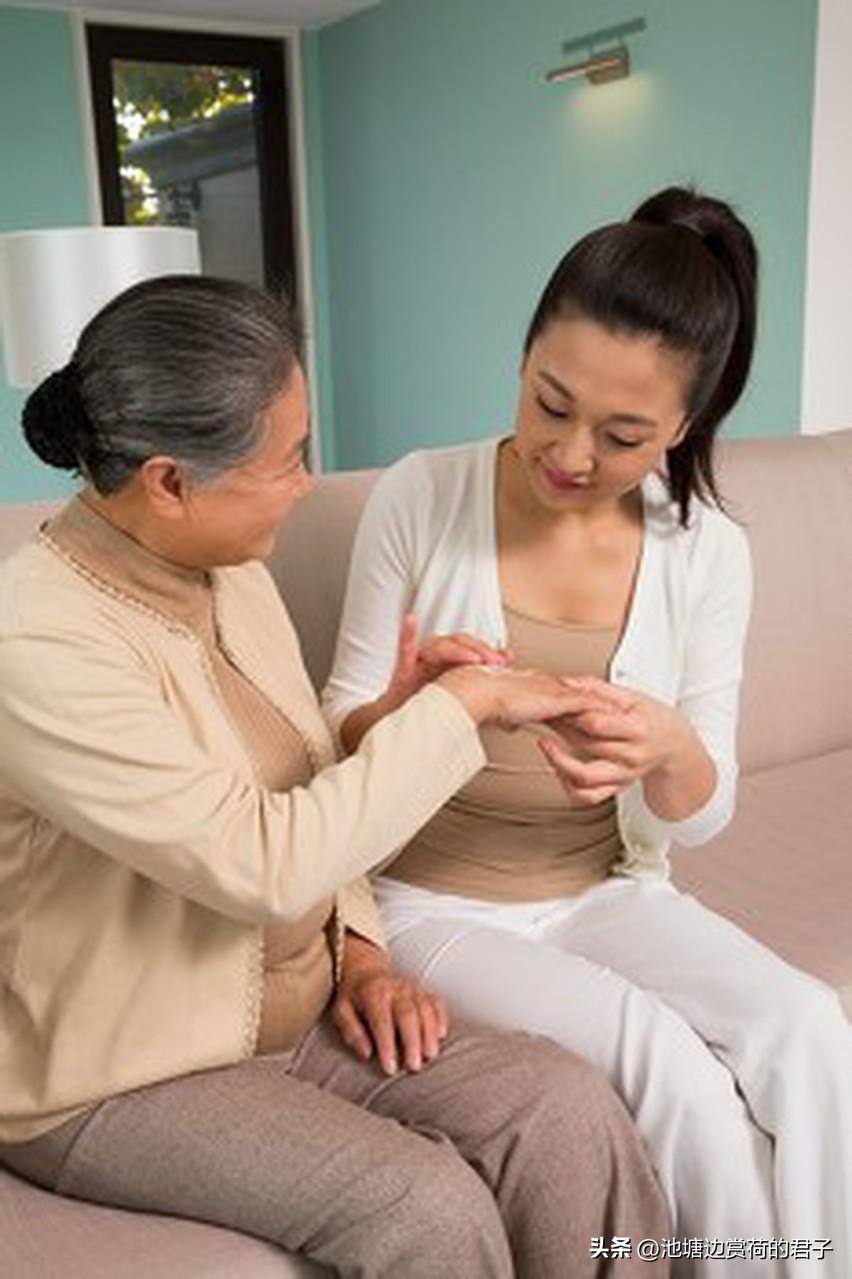 现在做婆婆真的太难了。就说村里的张大妈，大儿子在东莞安家，儿媳只要娘家妈带娃，张