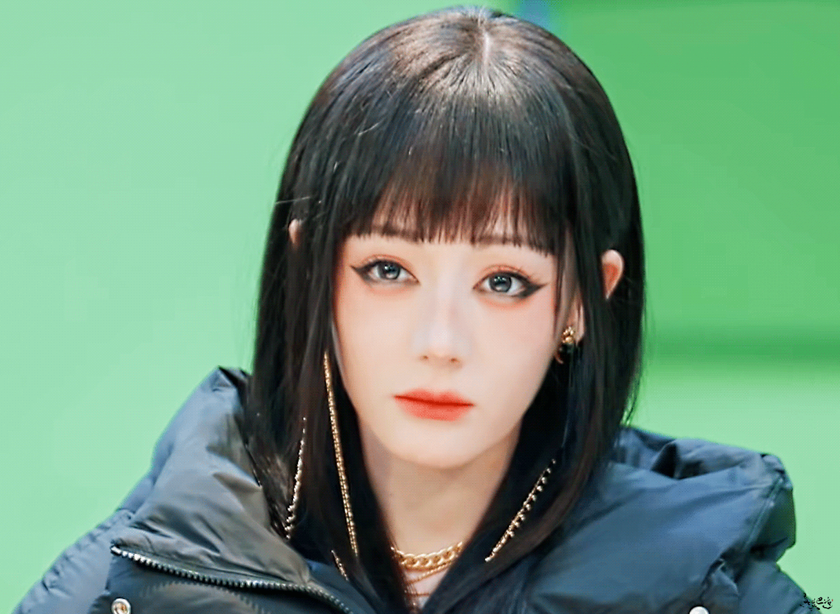 迪丽热巴滞留第一时间爆出是在豆瓣现在粉丝心急如焚，巴巴这么爱粉丝，为啥不上网发条