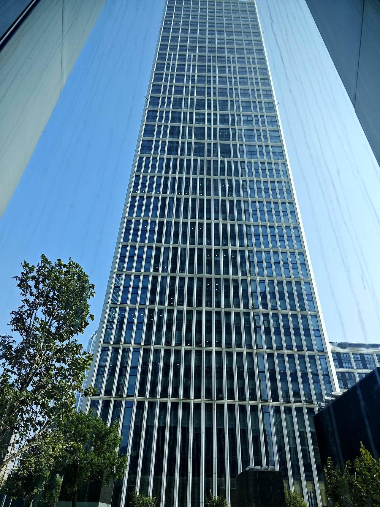 裁员这事来得挺突然，但这回速度更快，原本说要整两天，结果一天基本就弄完了。
我们