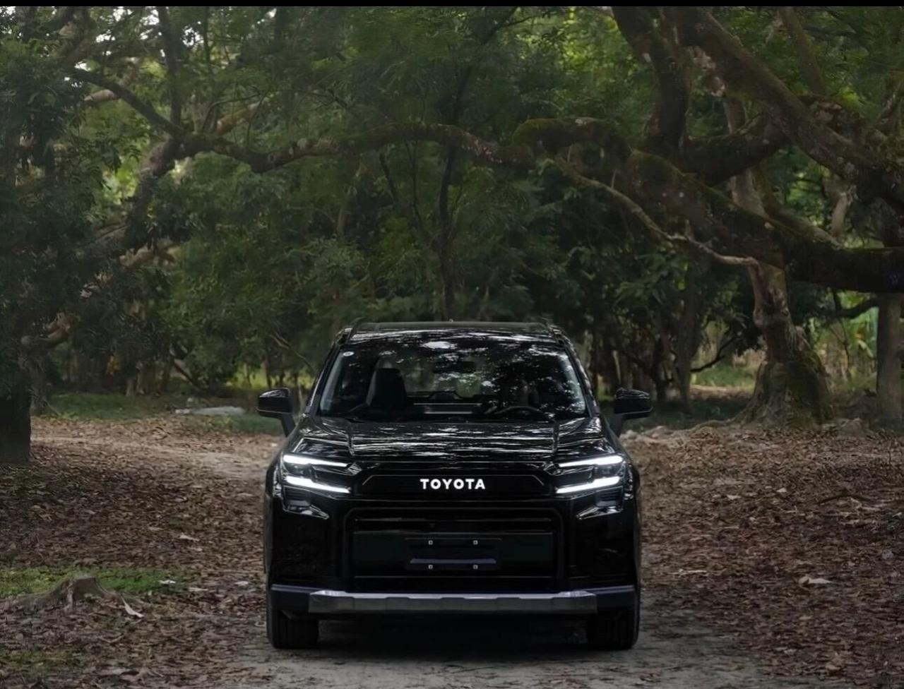 小普拉多车主俏皮感受！方盒子贼拉精神，城里钻缝好停车，乡下豁泥不怂包！2.8T柴