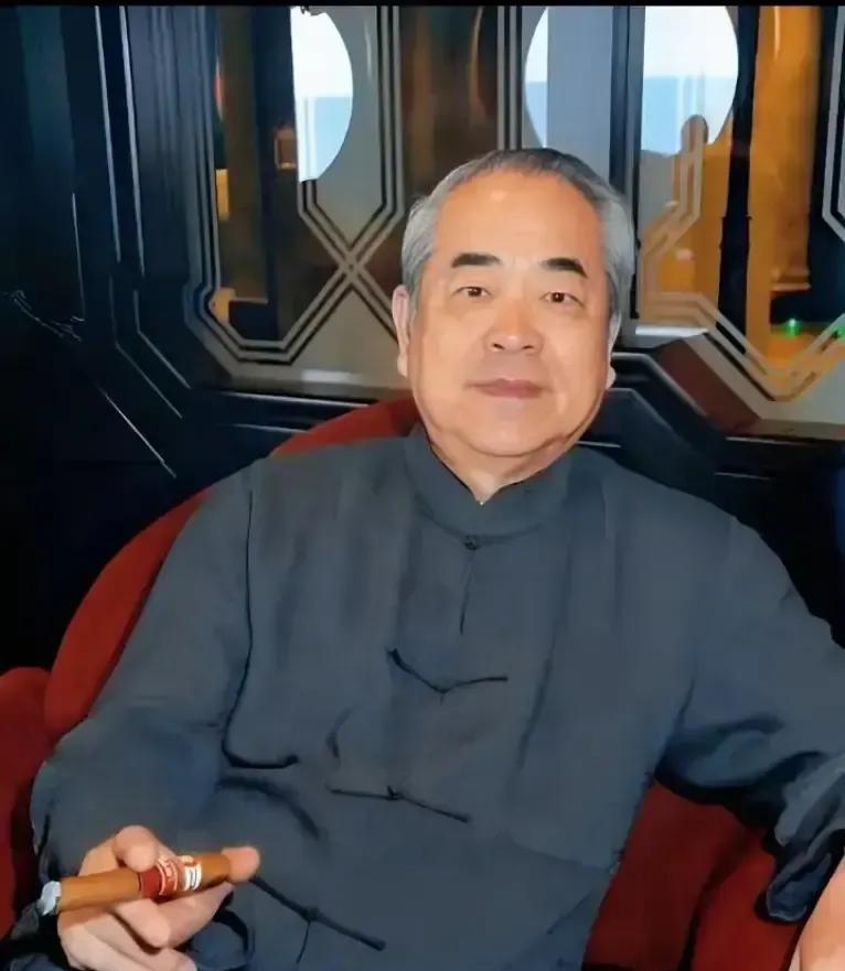 87岁还能再次当爹？
范曾老先生这身体素质，真是让咱们这帮熬夜都要喝枸杞水的脆皮