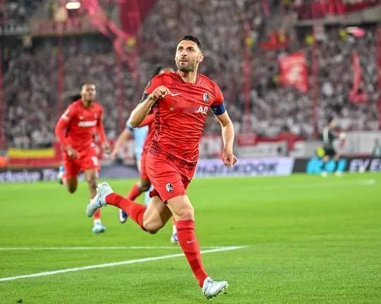 欧冠门票争夺战：德甲3战全胜，与西甲战斗到最后？

仅仅一周时间，西甲与德甲之间